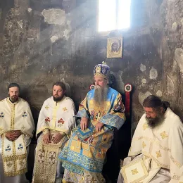 Владика Јоаникије у Ђурђевим Ступовима