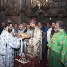 Изабрани Епископ Методије у Пивском манастиру
