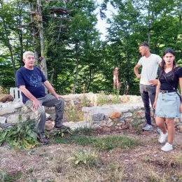 ХРИШЋАНСКЕ СТАРИНЕ У ВАСОЈЕВИЋИМА И ХОТИМА