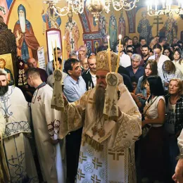 Митрополит Јоаникије на Преображење на Жабљаку служио Литургију