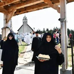 Митрополит Јоаникије на Преображење на Жабљаку служио Литургију