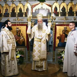 Митрополит Јоаникије на Преображење на Жабљаку служио Литургију