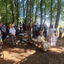 На Илиндан освештано земљиште и постављен крст за нови храм