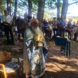 На Илиндан освештано земљиште и постављен крст за нови храм