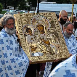 Икона Пресвете Богородице Тројеручице свечано дочекана у Саборном храму у Никшићу