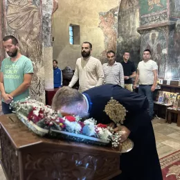 Литургијом у цркви Светог Николаја у Бијелом Пољу началствовао О. Предраг Поповић