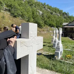 Видовдан свечано прослављен у острошком скиту Јован До