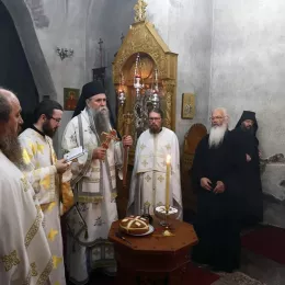 Света архијерејска литургија у Ступовима