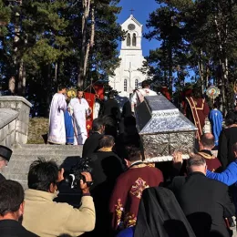 Мошти Светог Арсенија свечано дочекане у никшићком Саборном храму