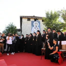 Његова Светост Патријарх српски Господин Порфирије дочекан у манастиру Ђурђеви Ступови