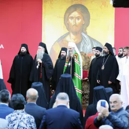 Његова Светост Патријарх српски Господин Порфирије дочекан у манастиру Ђурђеви Ступови