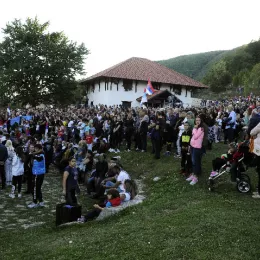 Његова Светост Патријарх српски Господин Порфирије дочекан у манастиру Ђурђеви Ступови