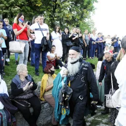 Његова Светост Патријарх српски Господин Порфирије дочекан у манастиру Ђурђеви Ступови