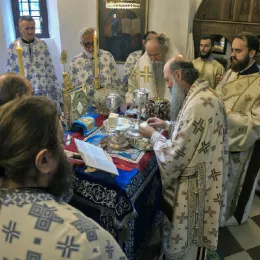 Митрополит Јоаникије свечано устоличен у трон Светог Петра Цетињског