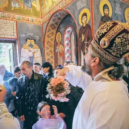 Митрополити Јоаникије и Методије освештали храм Светих Сергија и Вакха у Ђулићима код Андријевице