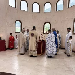 Света Архијерејска Литургија и освећење парохијског дома у Плужинама