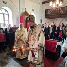 Света Архијерејска Литургија у Гусињу