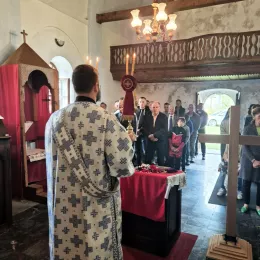 Света Архијерејска Литургија у Гусињу