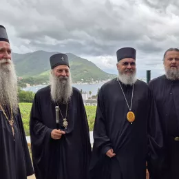 Патријарх Порфирије посетио манастир Савину