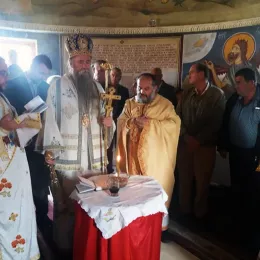 Литургија и парастос у манастиру Косијерево