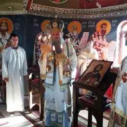 Литургија и парастос у манастиру Косијерево