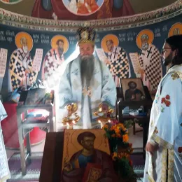 Литургија и парастос у манастиру Косијерево