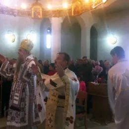 Епископ Јоаникије служио Литургију у храму Свете Петке у Расову