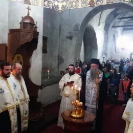 Свечани дочек иконе Богородице Брзопомоћнице у Ђурђевим Ступовима