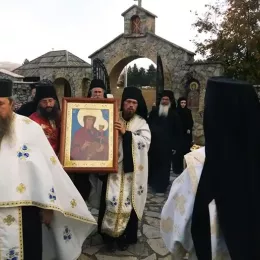 Свечани дочек иконе Богородице Брзопомоћнице у Ђурђевим Ступовима