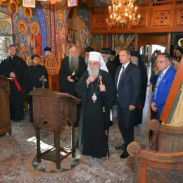 Патријарси антиохијски Јован X и српски Иринеј посјетили манастир Острог