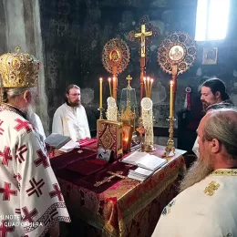 Епископ Јоаникије служио Литургију у манастиру Ђурђеви Ступови