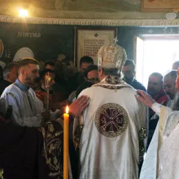 Епископ Методије служио Литургију и помен у манастиру Косијерево