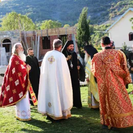 Епископ Методије служио Литургију и помен у манастиру Косијерево