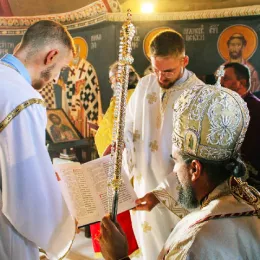 Епископ Методије служио Литургију и помен у манастиру Косијерево
