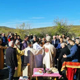 Прослављена слава спомен-храма Светог Лонгина 