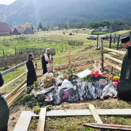 Епископ Методије служио помен Јелени, Филипу и Анђели Вуковић