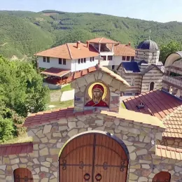 Епархија рашко-призренска најоштрије протествује због депортације са КиМ игумана манастира Девина вода протосинђела Фотија