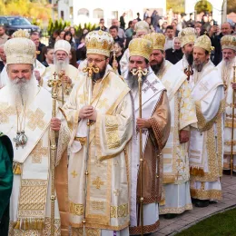 Патријарх Порфирије освештао храм Светог Саве у Дежеви