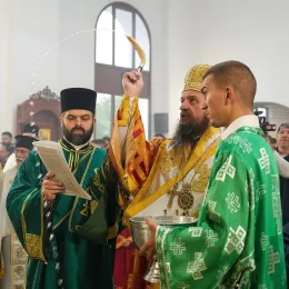 Патријарх српски Порфирије служио чин освећења храма Свете браће Кирила и Методија у Марибору