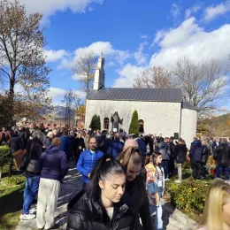 Освећен споменик Митрополиту Амфилохију у Колашину