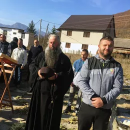 Митровдан молитвено прослављен у Мартиновићима код Гусиња