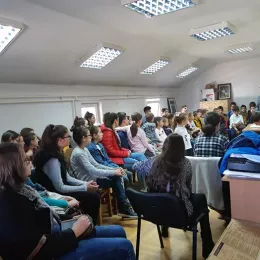 Дјеца школе вјеронауке, при храму Светог Василија Острошког, из Никшића посјетила Острошку светињу