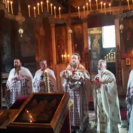 Литургијско сабрање у Високим Дечанима