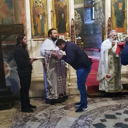 Литургијско сабрање у Високим Дечанима