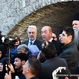 Подгорица на кољенима дочекала свог Митрополита