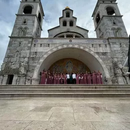 Обилазак светиња дјечијег хора ”Младенци” из Берана