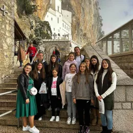 Обилазак светиња дјечијег хора ”Младенци” из Берана