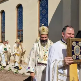 Освећење храма Свете Тројице у Ресистенцији