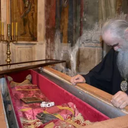 Свети Стефан Дечански кроз вијекове чува манастир Дечане и душу српског народа