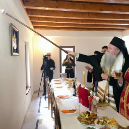 Митрополит Јоаникије освештао нови конак манастира Подмалинско